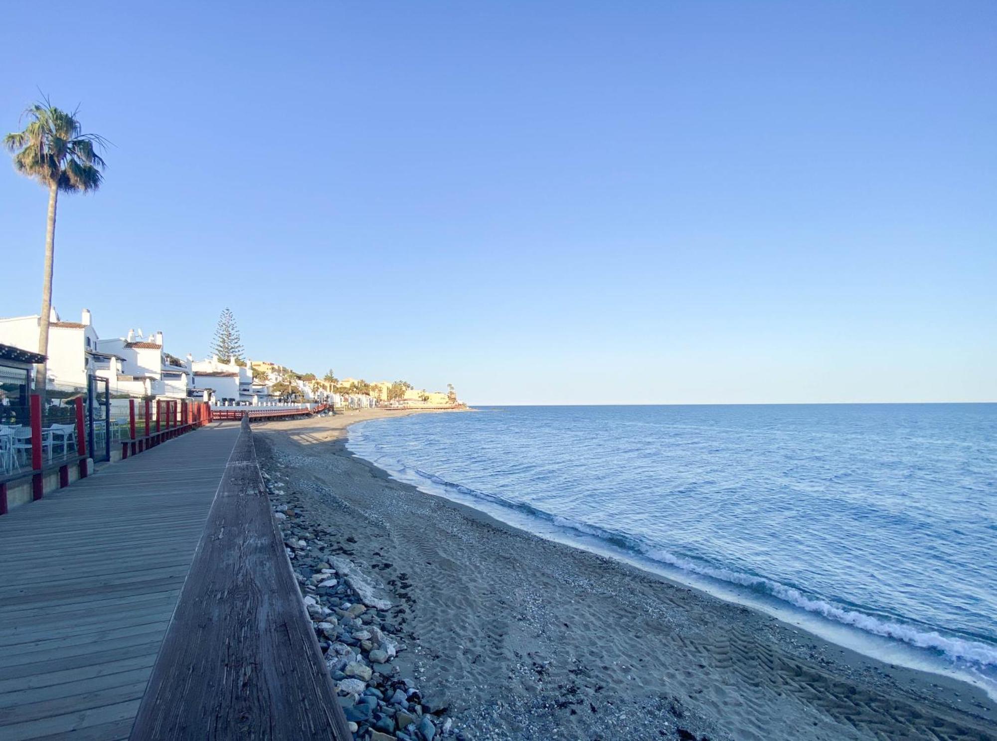 Frontline Beach Ground Floor With Privet Garden, Mi Capricho 16 Михас Экстерьер фото