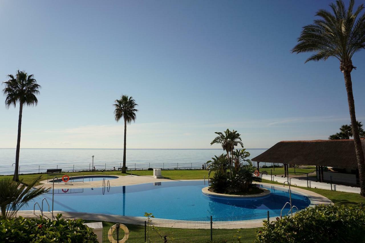 Frontline Beach Ground Floor With Privet Garden, Mi Capricho 16 Михас Экстерьер фото